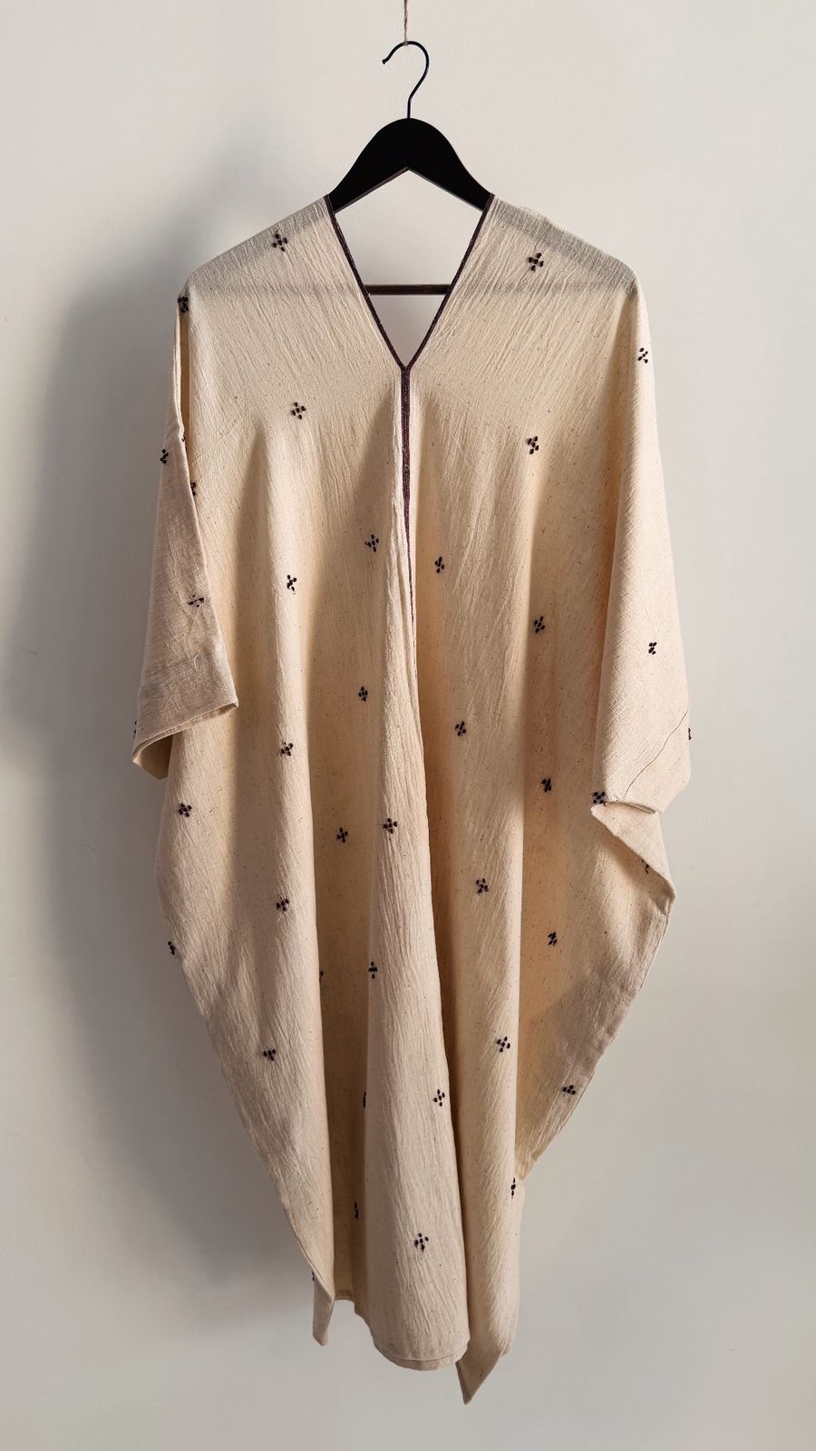 Shiloh Sage Kaftan in handwoven organic cotton, offwhite with brown dots